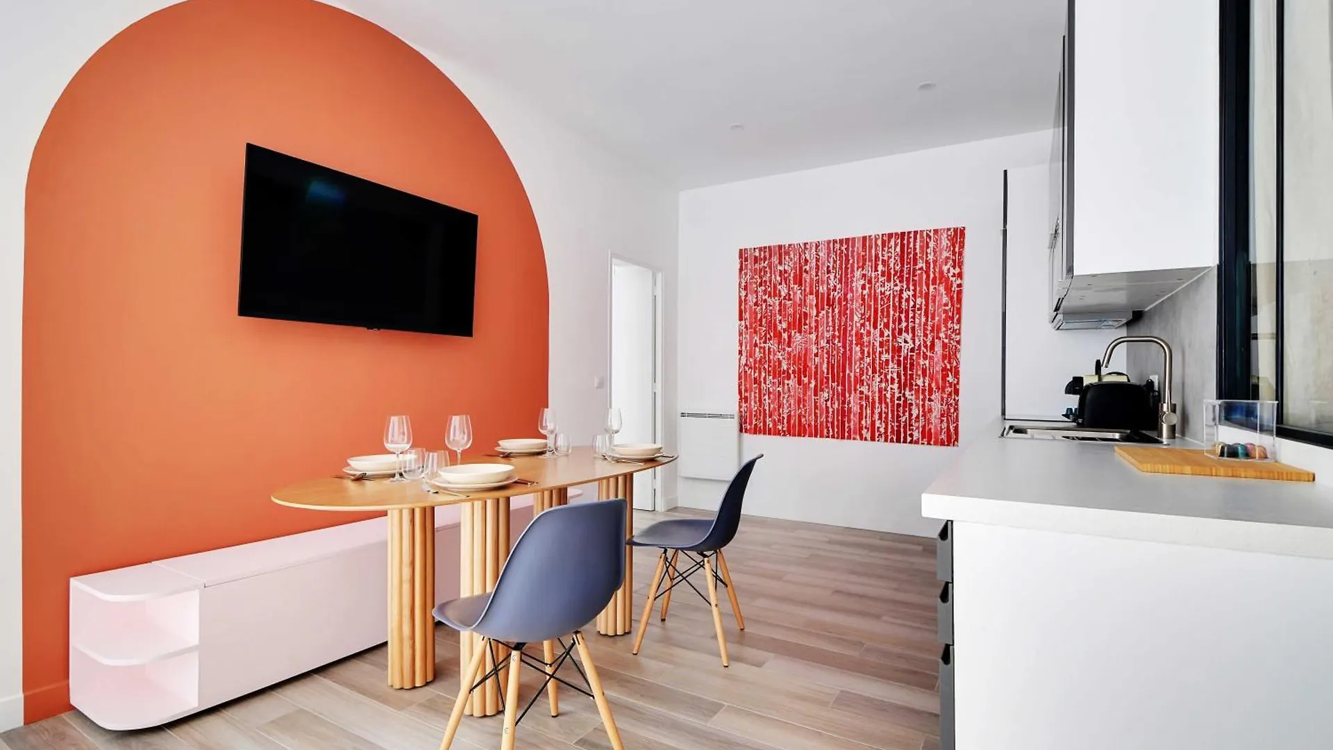 Charming Apt With Patio - 2Bd4P - Monceau Park パリ 0*,  フランス